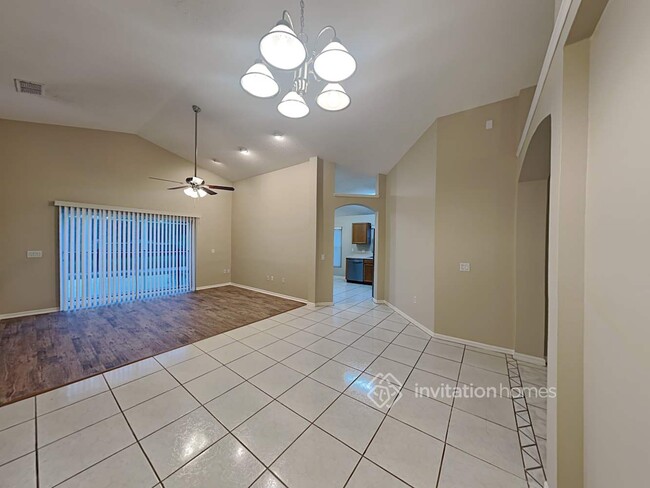 Foto del edificio - 1042 Soaring Eagle Ln