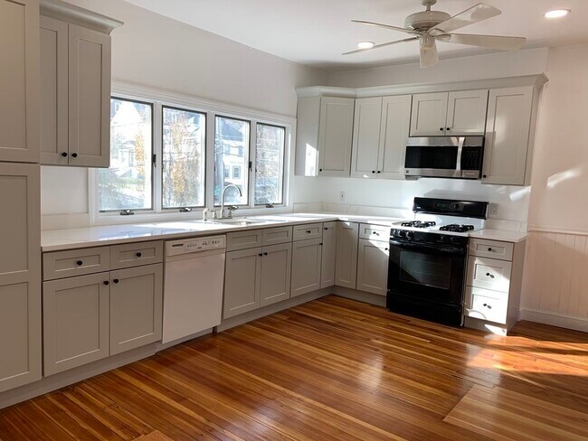 Building Photo - 87 Montclair Ave