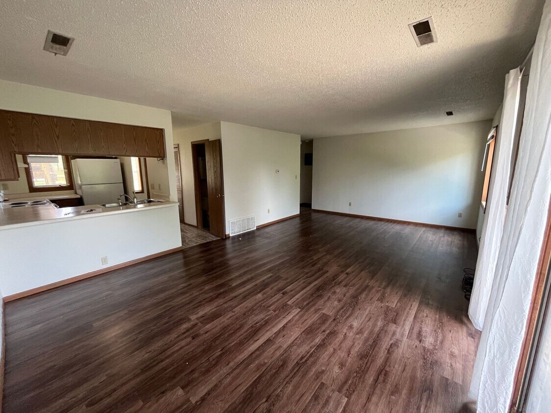 Foto del edificio - 2 Bedroom, 1-1/2 Bath Condominium on Iowa City's West Side