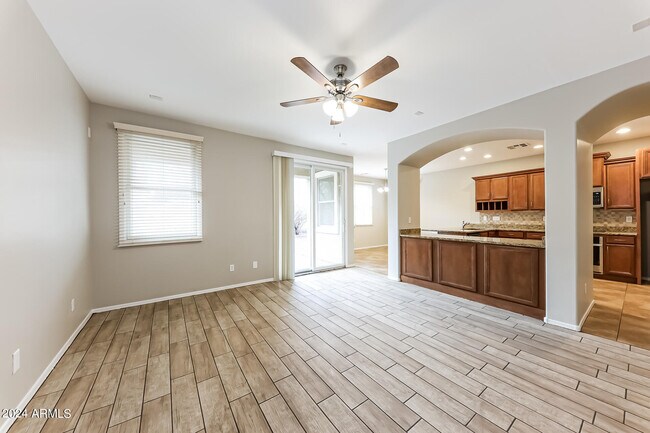 Foto del edificio - 2229 E Sunland Ave