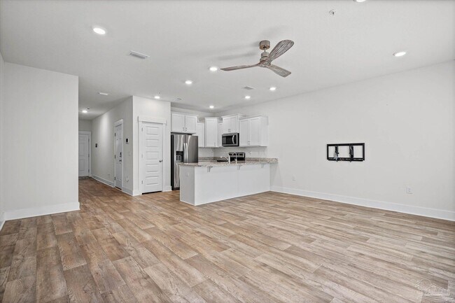 Foto del edificio - 1419 Iroquois Ct