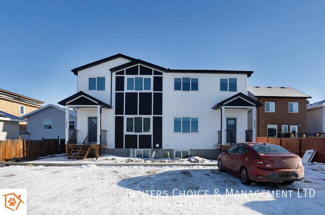 Photo du bâtiment - 3 Bedroom Main Floor Pet Friendly Suite