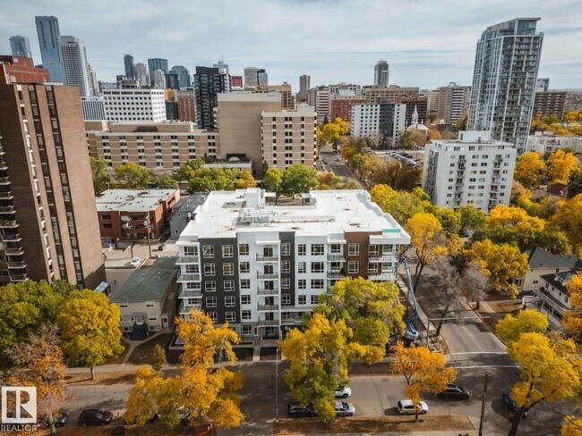Photo du bâtiment - 10015-10113 113 St