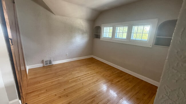 Building Photo - 325 N Hawley Rd