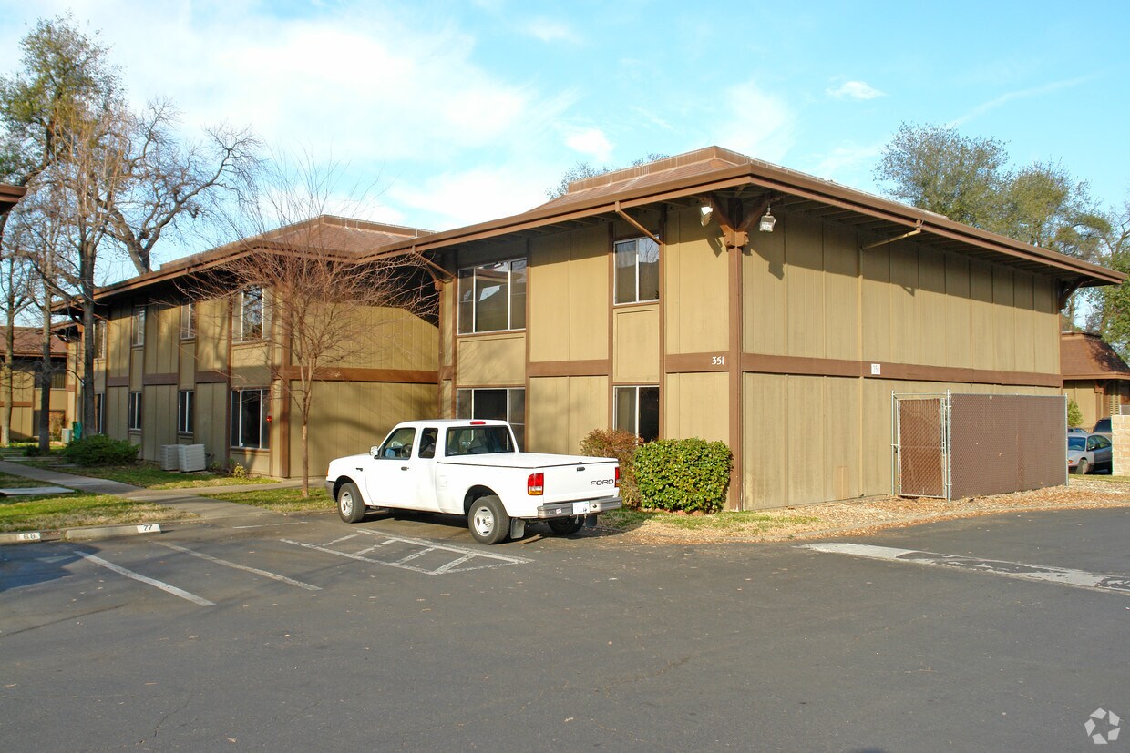 351 South St, Redding, CA 96001 Apartments in Redding, CA