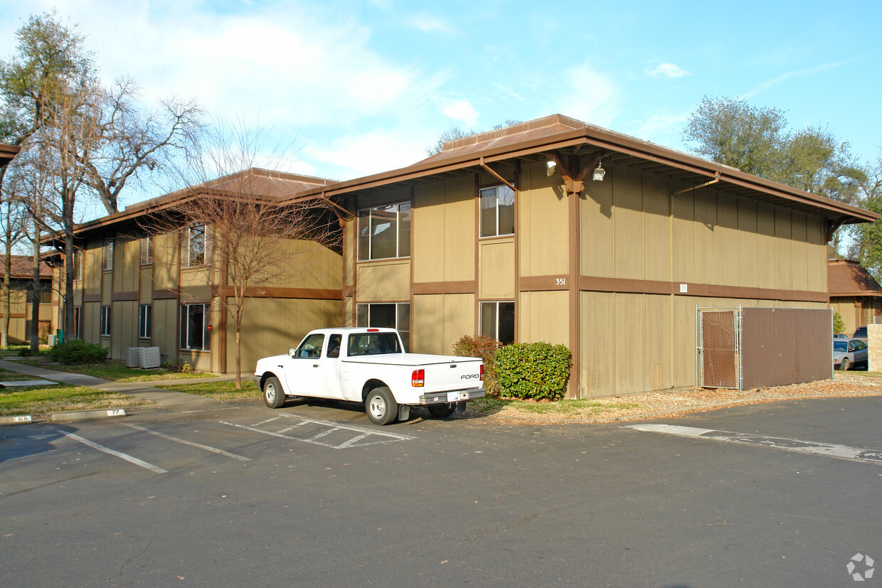 Primary Photo - 351 South St