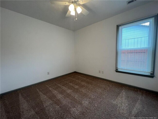 Foto del edificio - 1336 Oak Knolls Dr