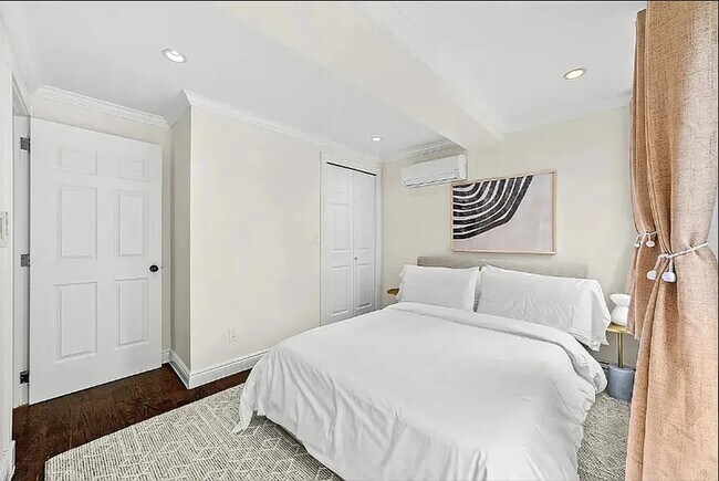 Building Photo - 448 W 19th St