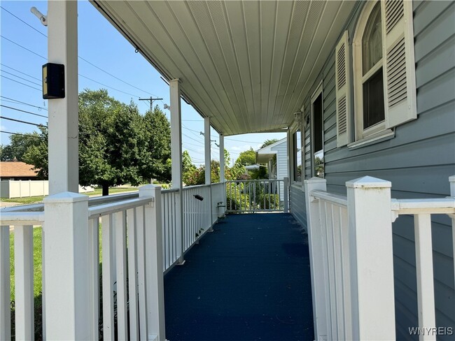 Building Photo - 95 Deuro Dr