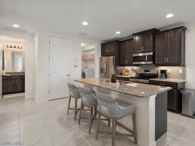 Foto del edificio - 14799 Edgewater Cir