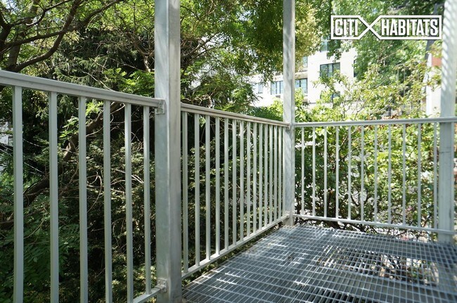 Foto del edificio - 188 W 9th St