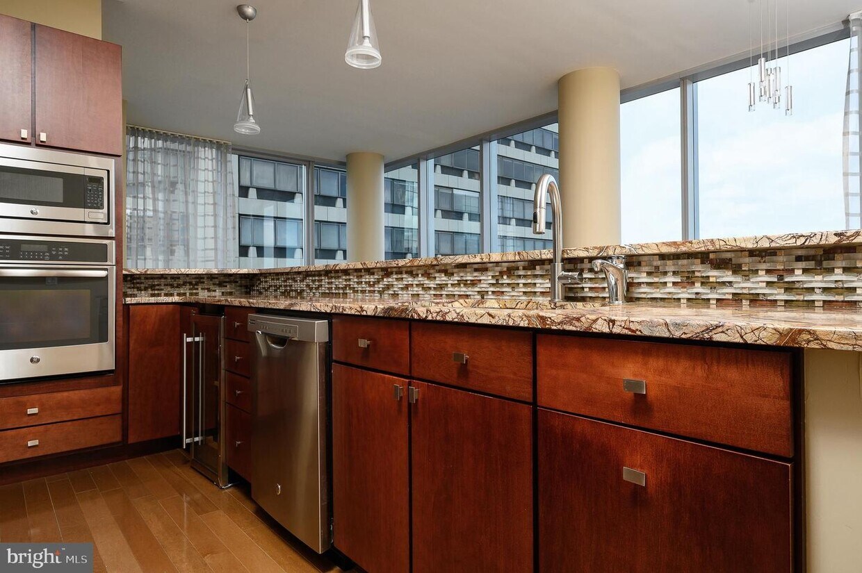 Foto principal - 1414 S Penn Square