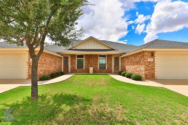Building Photo - 3810 Carrera Ln