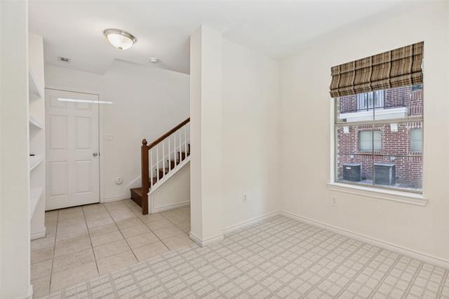 Foto del edificio - 2112 Grove Park Ln