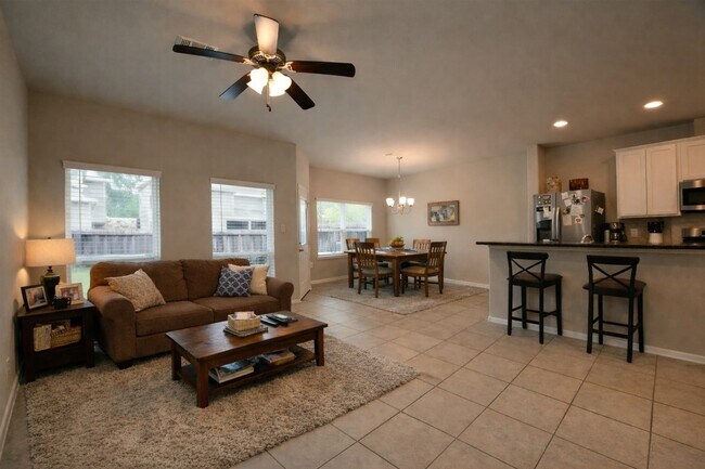 Foto del edificio - 104 Camelot Pl Ct