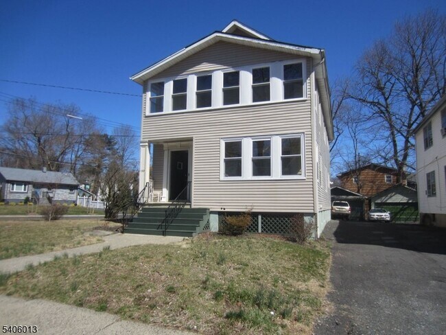 Foto del edificio - 133 Willowdale Ave