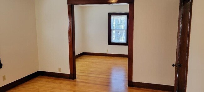 Foto del edificio - 10-12-12 Brookway Terrace