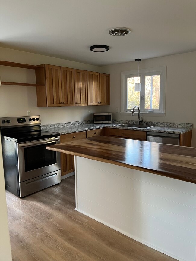 Building Photo - 1534 CT-12