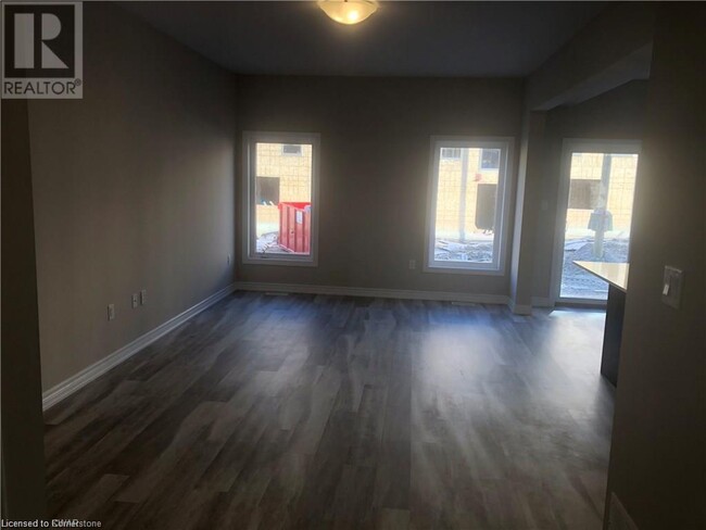 Building Photo - 324 Equestrian Way