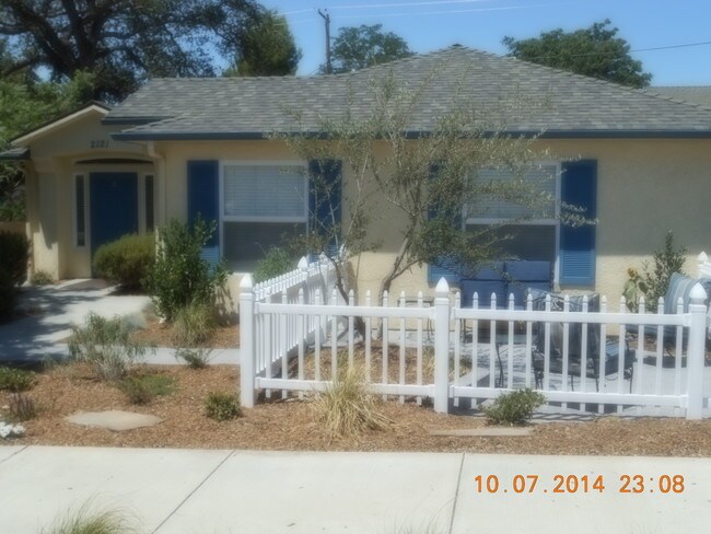 Front Patio - 2121 Pine St