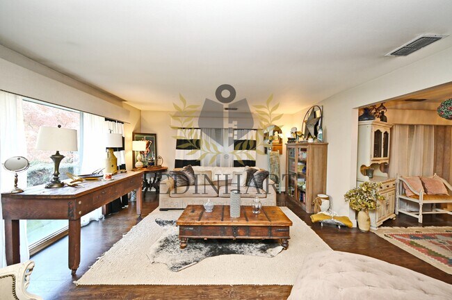 Foto del edificio - 360 E Terrace Ave