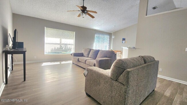 Foto del edificio - 12282 Forest Gate Dr S