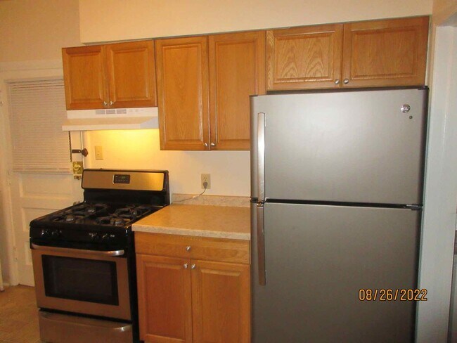 Foto del edificio - Available September 2026 Large Remodeled 1 Bedroom Apartment with Free Heat!