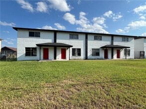 Building Photo - 8 E Sugarcane Dr