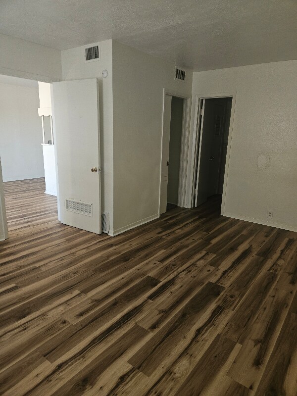 Foto del edificio - 414 E Avenue A