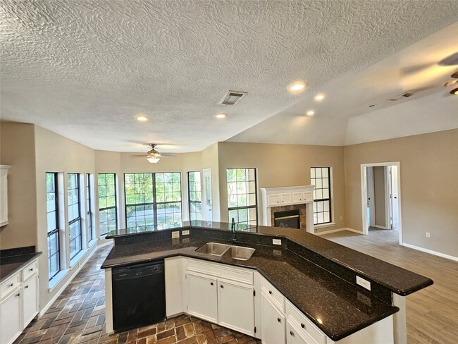 Building Photo - 5122 Dickens Rd