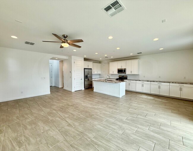 Foto del edificio - 9923 E Tillman Ave