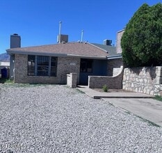 Building Photo - 10213 Silver Strand Pl