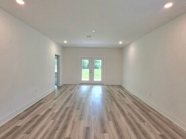 Building Photo - 6550 Paso Fino Dr