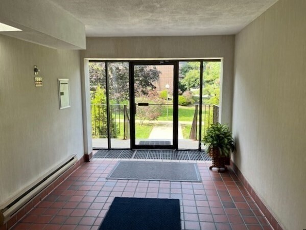 Foto del edificio - 8 Ledgewood Way