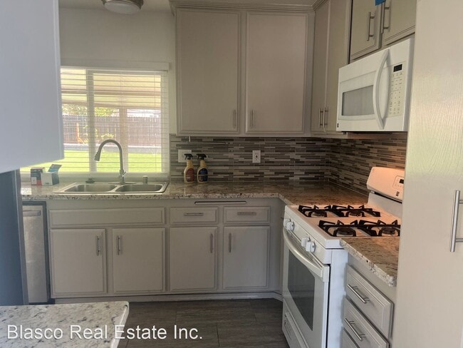 Foto del edificio - 3 br, 2 bath House - 9142 Devon Street