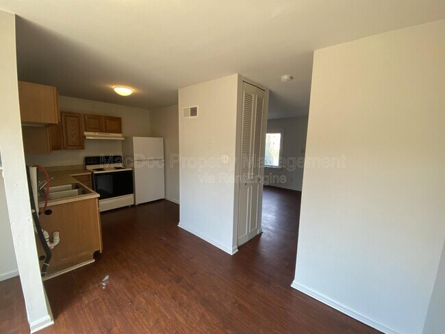 Building Photo - 110 Hughey Ct