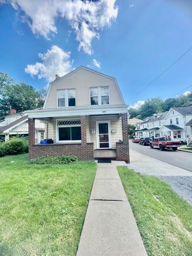 Foto principal - 929 Main Street