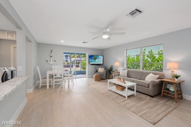 Foto del edificio - 1 br, 1 bath Townhome - 174 Trinidad St