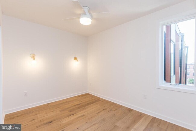 Building Photo - 1416 Frankford Ave