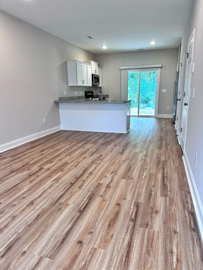 Foto del edificio - 175 Loren Rd