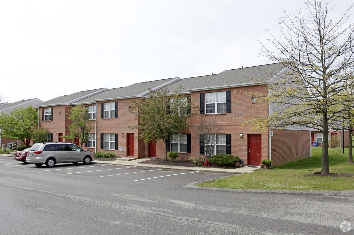 Cranbery Pointe Townhomes Apartments in Cranberry Township, PA