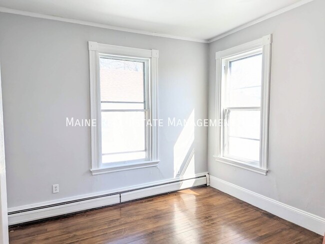 Building Photo - 22 E Summer St