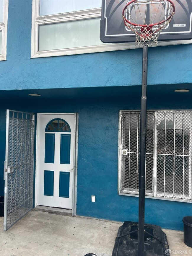 Building Photo - 206 Alta Loma Ave