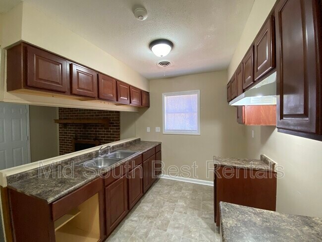 Building Photo - 4029 Haliburton St