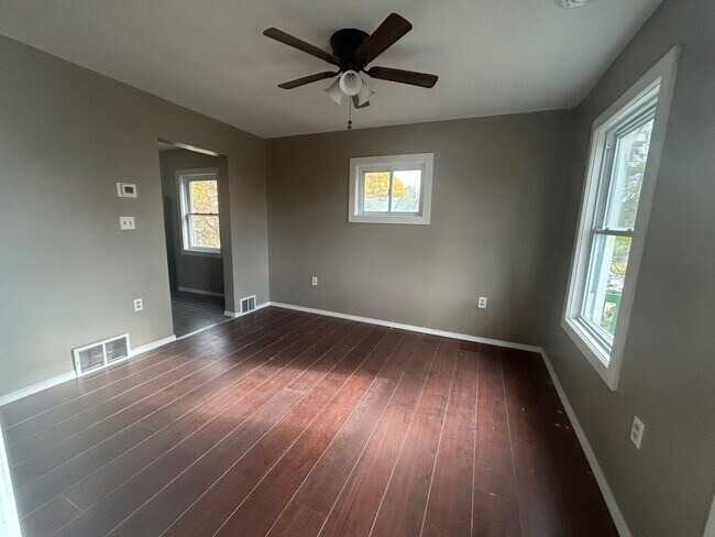 Foto del edificio - 3422 Seymour Ave