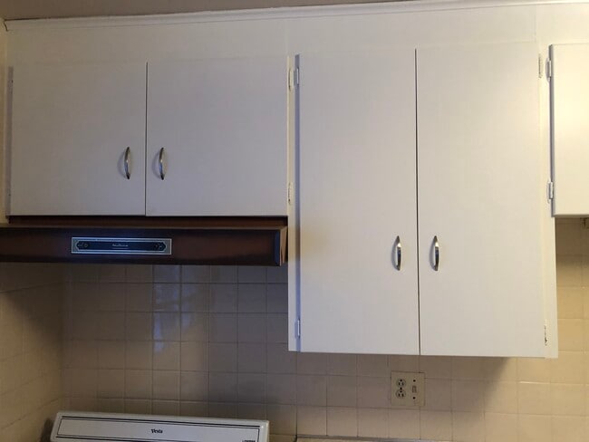 Kitchen - 27 Forrestal Ln