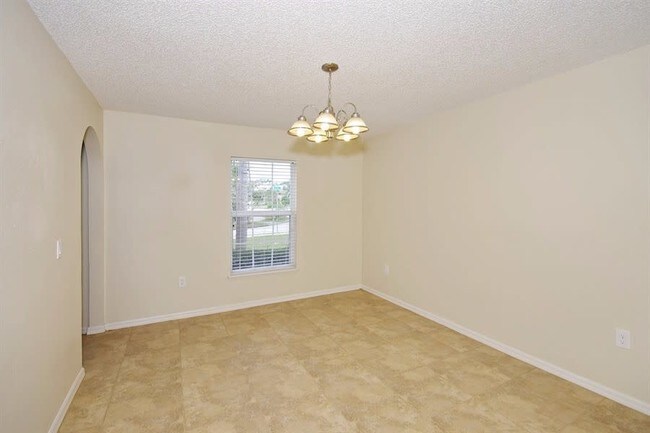 Foto del edificio - 6702 Lorain St