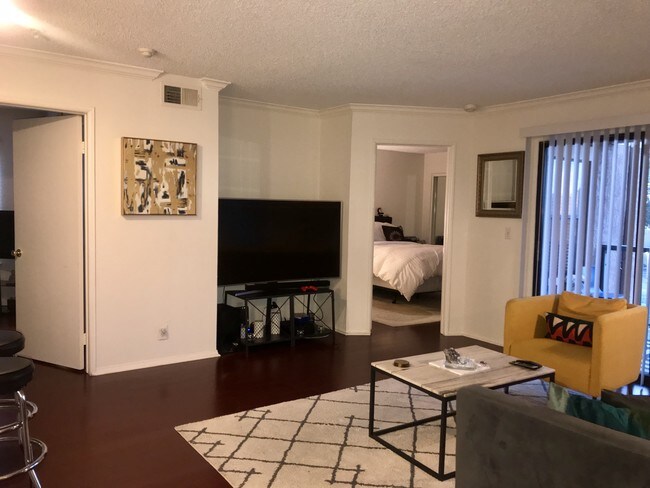 Foto del edificio - 10655 Lemon Ave