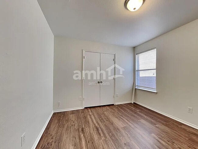 Foto del edificio - 2717 Castro Ln