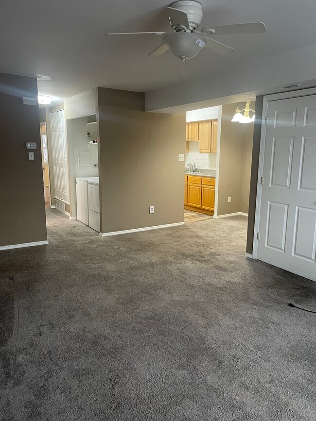 Living room - 9485 Woodbridge Rd